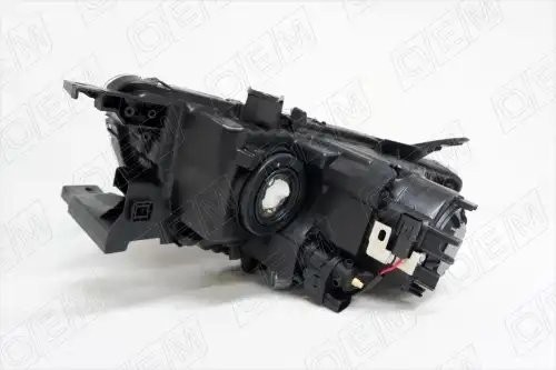 Фара правая Mitsubishi Pajero Sport 2 (2008-2015) ксенон, с корректором OEM0031FR OEMPARTS