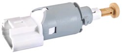Выключатель (датчик) стоп-сигнала RENAULT Kangoo/Megane/Master/Clio / LADA Vesta 8200168238 RENAULT