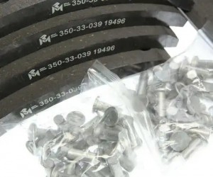 Накладка тормозной колодки МАЗ-5440 MAN MERCEDES (410x223) стандарт 64 отв. 8x18 350-33-039 MEGA POWER