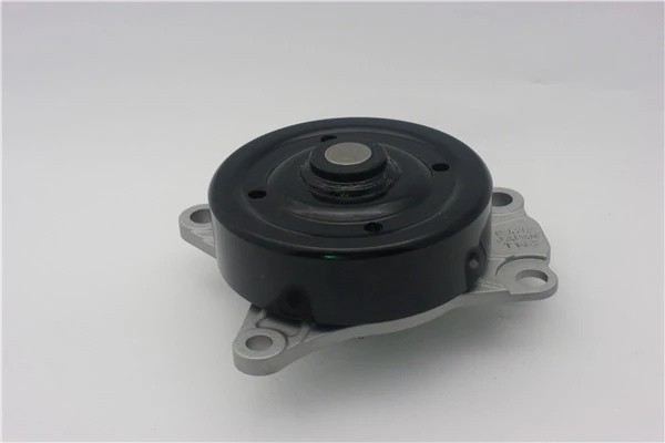 Насос водяной TOYOTA Yaris (05-) (1.0) PEUGEOT 107 (05-) (1.0) GMB GWT-142A GMB