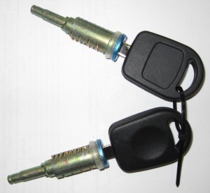 к-т личинок замка двери !2-е личинки с ключами MAN TGA TD0657019B TANG DE