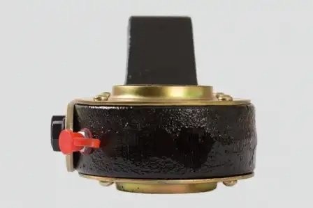 рычаг тормозной регулировочный !задний правый эвольвентный шлиц, 25 зубов МАЗ 64221350113610 AVTOMAGNAT