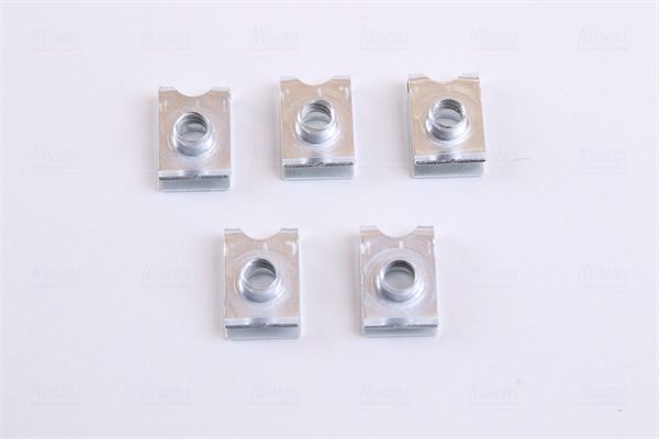 радиатор системы охлаждения! АКПП\ Opel Astra H 1.4/1.6 04> 630702 NISSENS