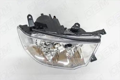 Фара правая Mitsubishi Pajero Sport 2 (2008-2015) ксенон, с корректором OEM0031FR OEMPARTS