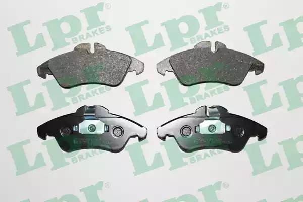 Комплект тормозных колодок 05P608 05P608 LPR