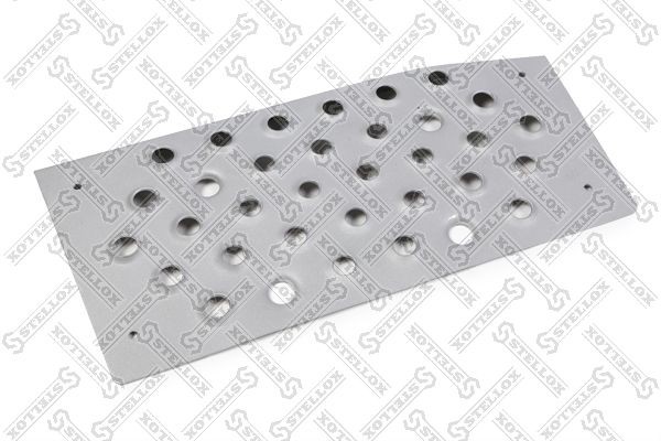 Подножка металл нижняя левая MB ACTROS 87-23133-SX STELLOX