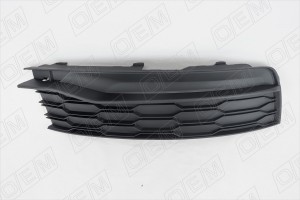Заглушка противотуманной фары правая Skoda Rapid  2017-2020 OEM1380R OEMPARTS