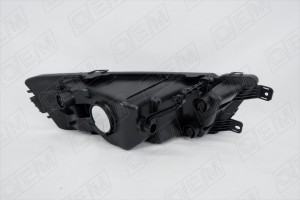 Фара противотуманная левая Skoda Octavia 3 A7 2013-2017, светлая OEM0015PTFPL OEMPARTS