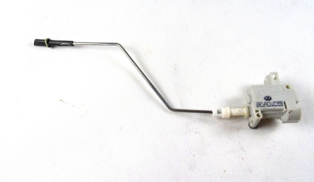 Замок VW Passat B6 крышки бака топливного OE 3C0 810 773 A VAG