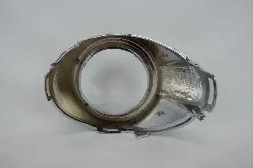 Окантовка противотуманной фары правая Ford Focus 3 2011-2015, хромированная OEM1312R OEMPARTS