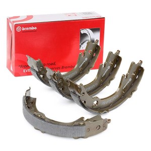 S83551 колодки барабанные ручника!\ Toyota Avensis 1.8-2.4/Corolla/Yaris 1.4-1.8 S 83 551 BREMBO