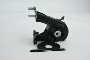 Опора двигателя TM-ZZE150RR TM-ZZE150RR FEBEST