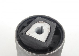 сайлентблок рычага переднего!\ BMW X5 E70/X6 E71/E72 07> 31 10 6 778 015 BMW