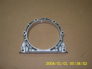 Крышка SSANGYONG Actyon (06-),Kyron (05-),Rexton (02-) заднего сальника коленвал 6610113008 SSANG YONG